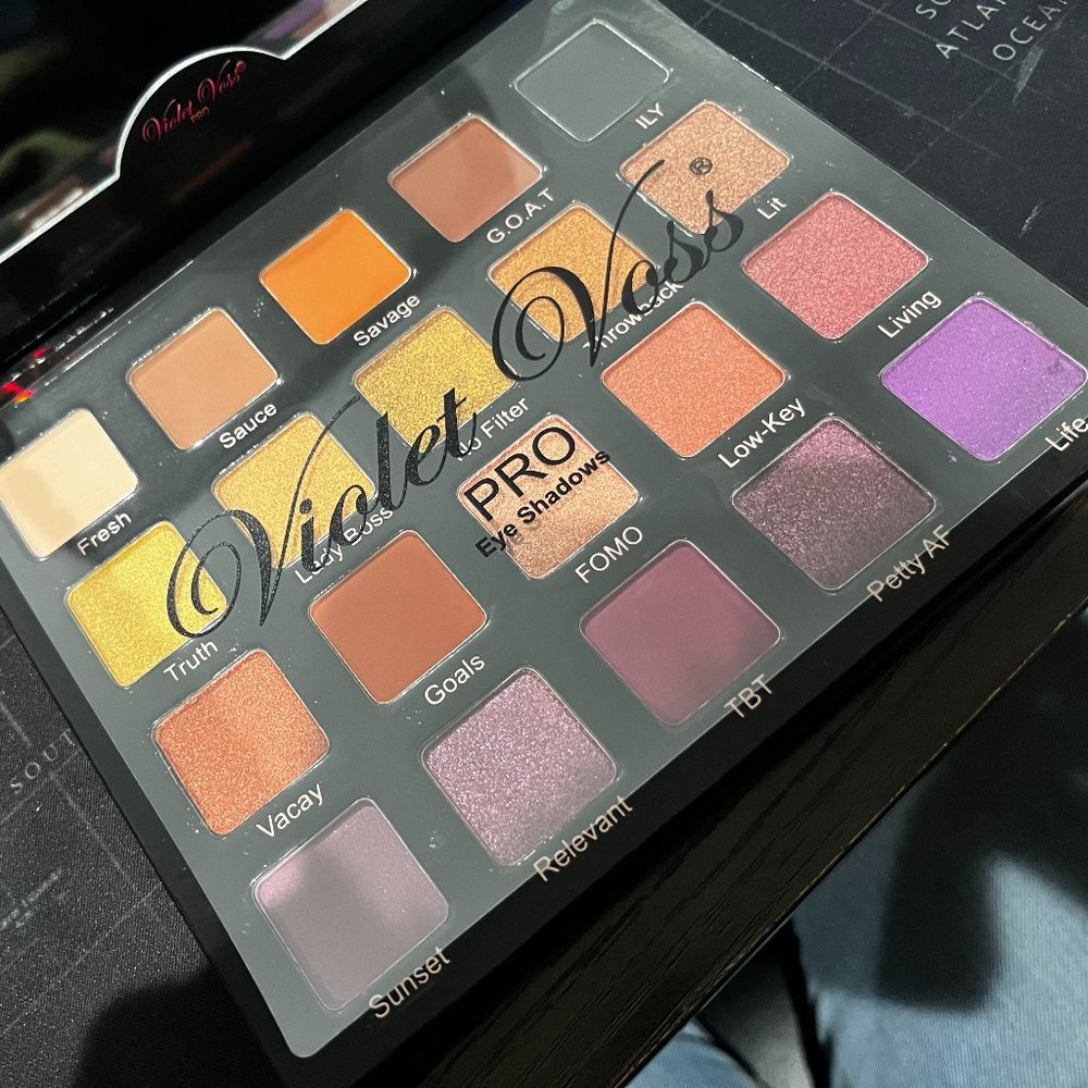 Violet Voss Hashtag - PRO Eyeshadow Palette